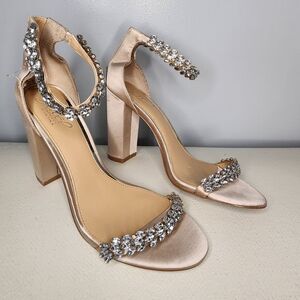 JEWEL BADGLEY MISCHKA Women's Champagne Satin Rhinestone Mayra Sandals SZ 10